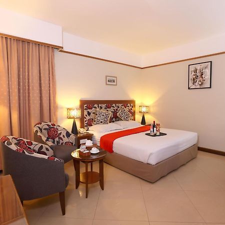 Hotel Maximillian Tanjung Balai Karimun Exterior photo