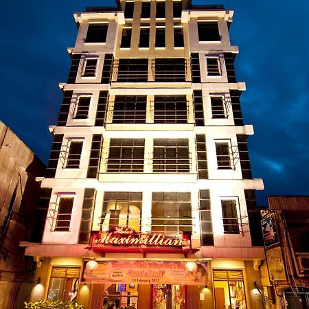 Hotel Maximillian Tanjung Balai Karimun Exterior photo