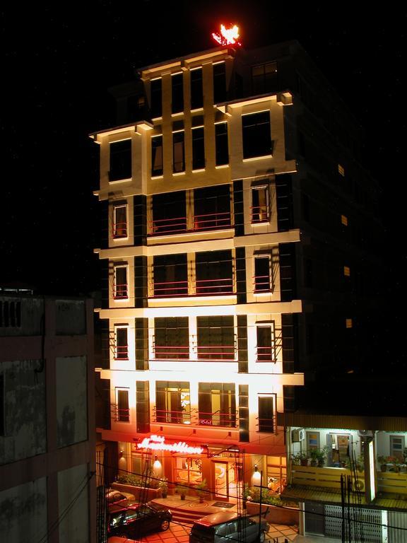 Hotel Maximillian Tanjung Balai Karimun Exterior photo