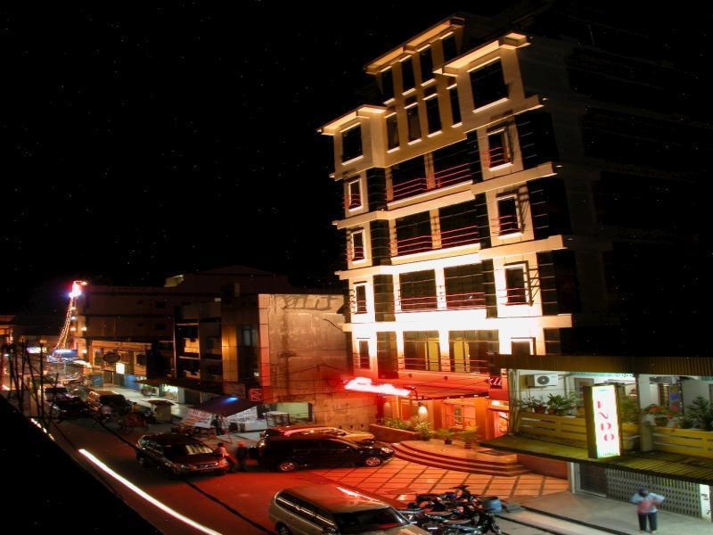 Hotel Maximillian Tanjung Balai Karimun Exterior photo